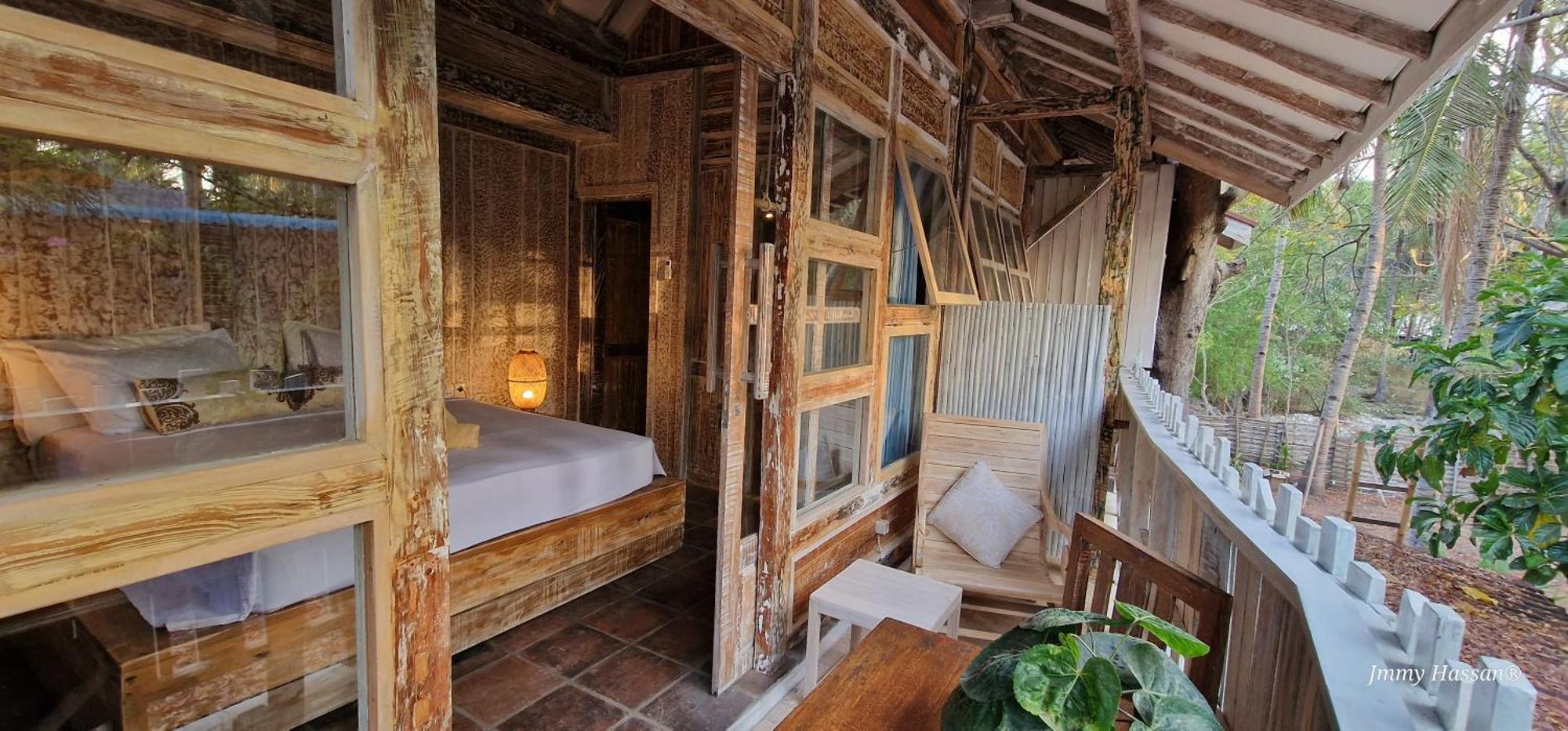 Villas Light House - Eco-Traditional Joglo Gili Trawangan Buitenkant foto
