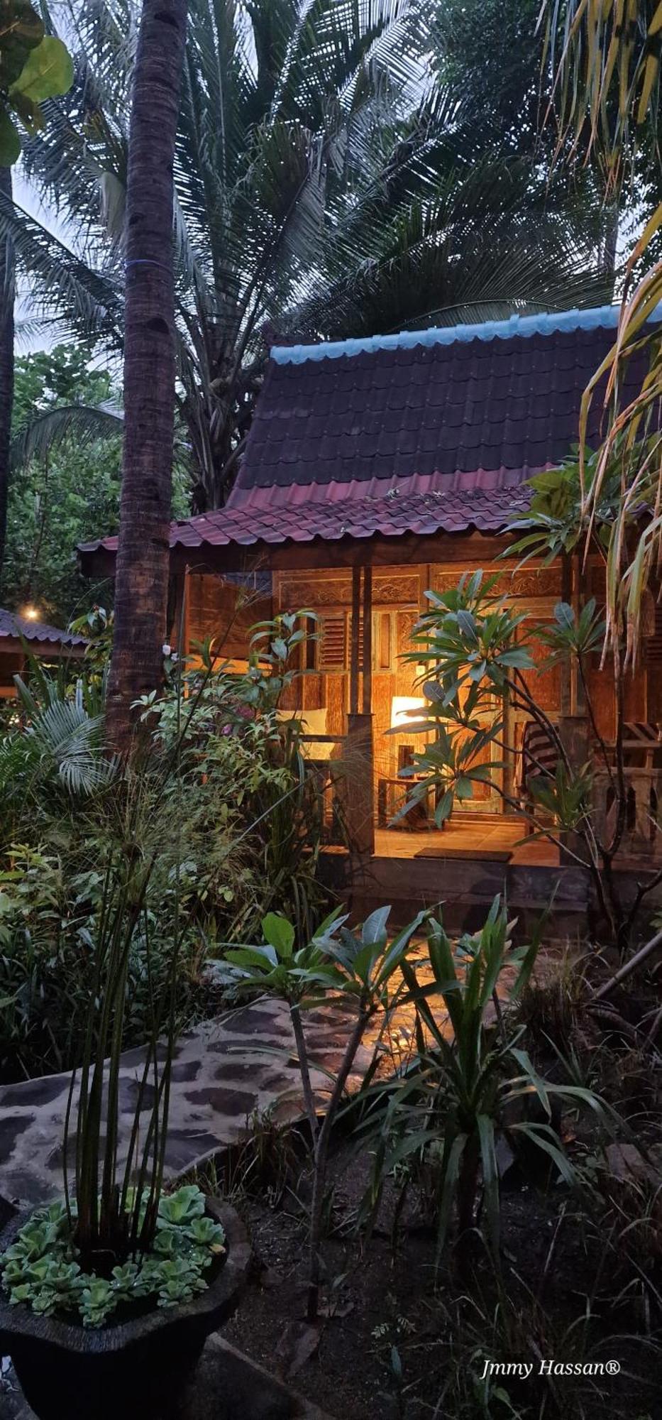Villas Light House - Eco-Traditional Joglo Gili Trawangan Buitenkant foto