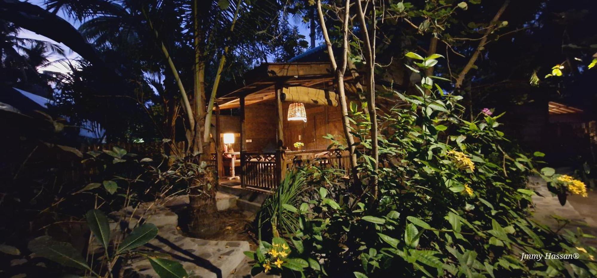 Villas Light House - Eco-Traditional Joglo Gili Trawangan Buitenkant foto
