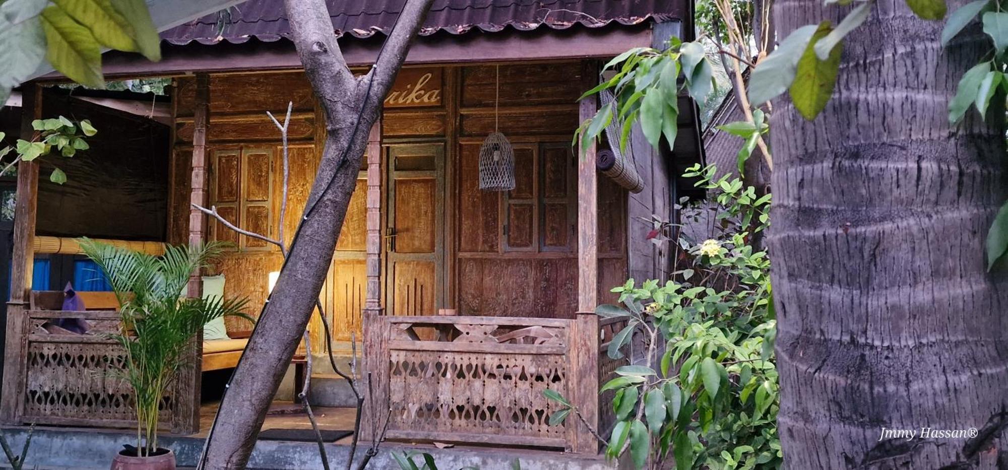 Villas Light House - Eco-Traditional Joglo Gili Trawangan Buitenkant foto