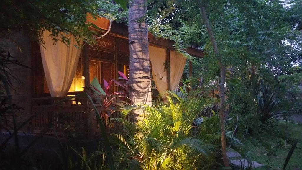 Villas Light House - Eco-Traditional Joglo Gili Trawangan Buitenkant foto